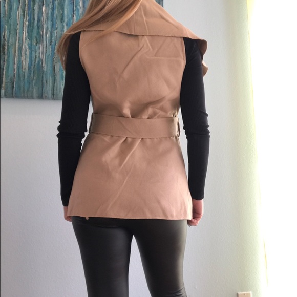 🍂New 🍂Beige Woolen Belted Vest🍂 Last 1 Sale - Picture 4 of 5