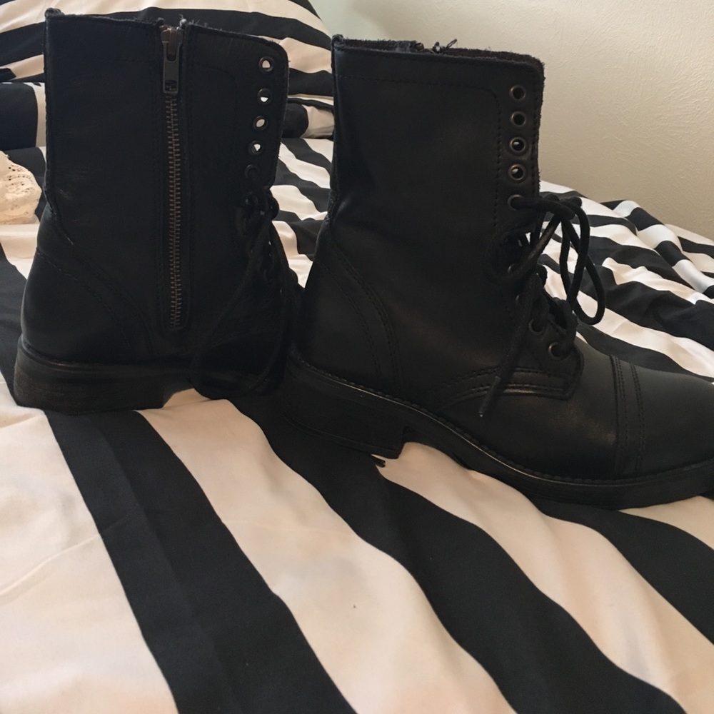 Size 6 Steve Madden combat boots - Authentic