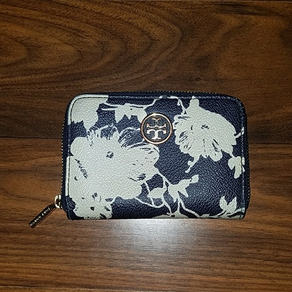 Tory Burch Handbags - Tory Burch floral wallet