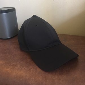 Black Lululemon baseball hat ⚾️ ✨
