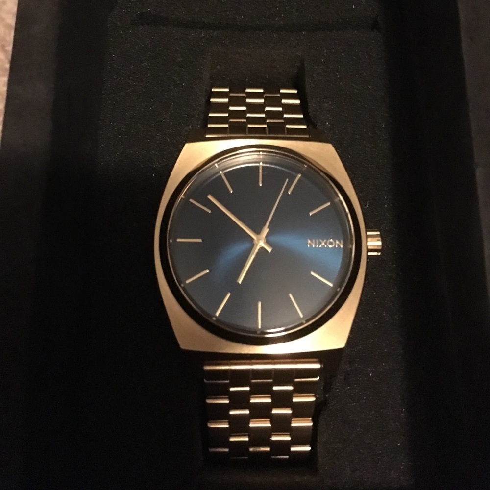 Nixon the time teller watch