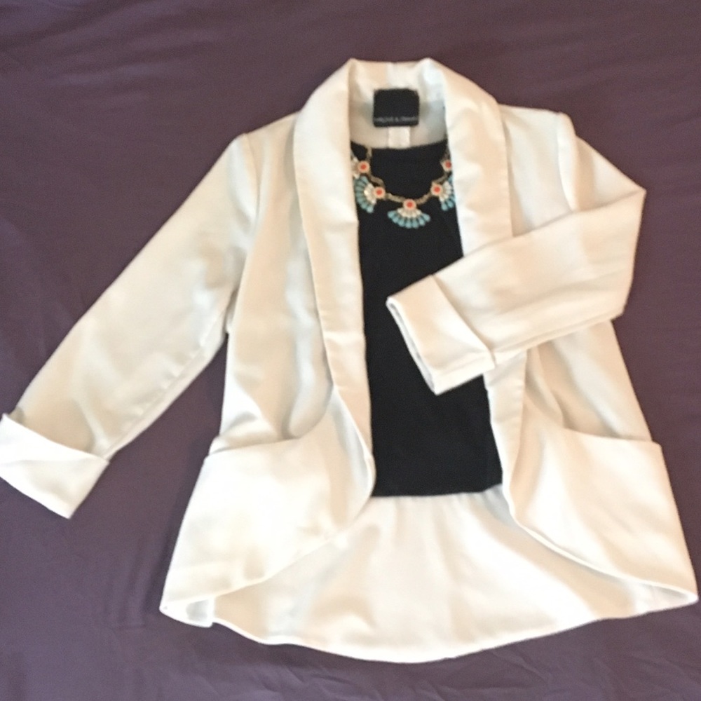 White Light Weight Blazer  Harlowe & Graham