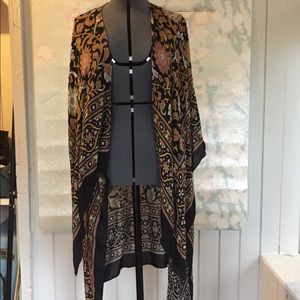 Magic Dance Border Print Kimono