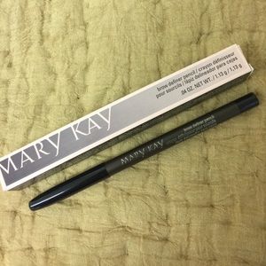 Mary Kay brow definer pencil in brunette
