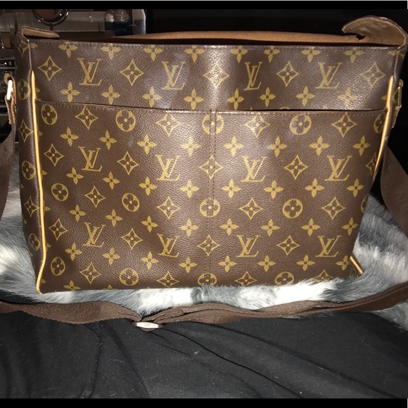 Louis Vuitton messenger bag main image 4