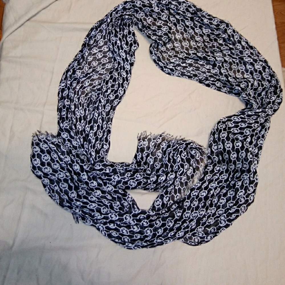 Michael Kors scarf