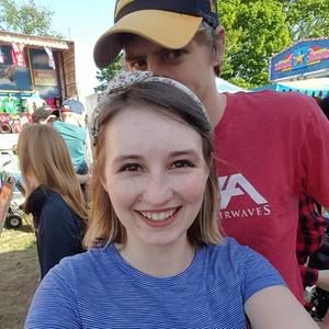 Meet your Posher, Dayna