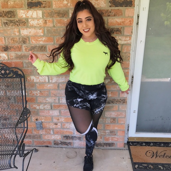 Meet your Posher, Amaris - Picture 3 of 4