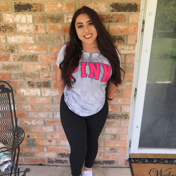 Meet your Posher, Amaris - Picture 4 of 4