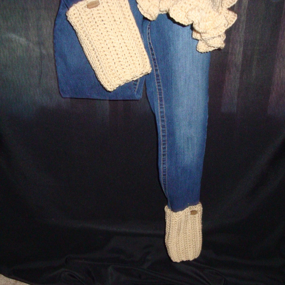 2pc.Hand Crafted Ruffled Wrap and Boot Cover - Picture 3 of 8
