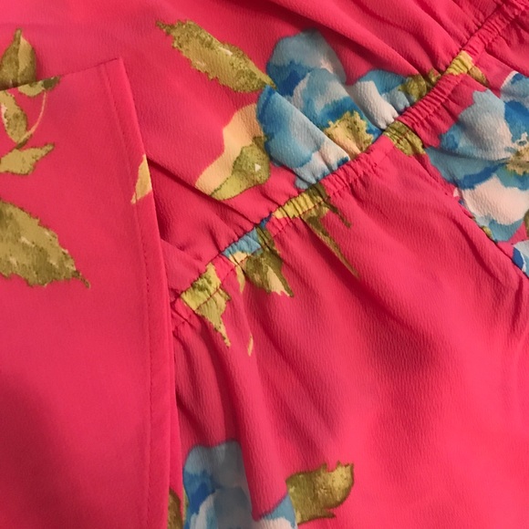 Floral Crepe Romper - Picture 5 of 7