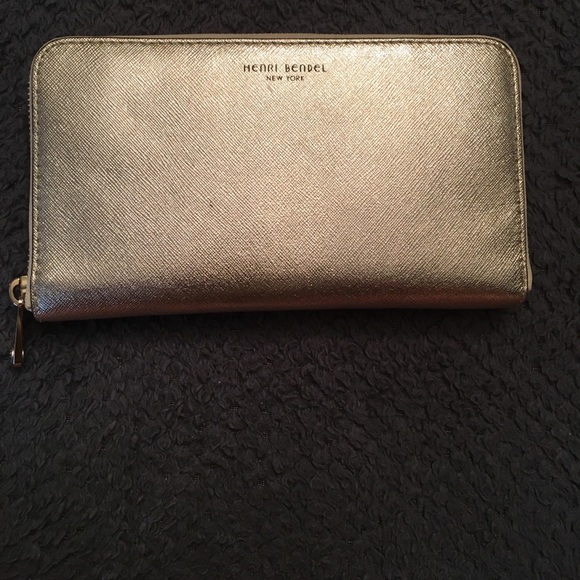 henri bendel Handbags - Authentic Henri Bendel wallet
