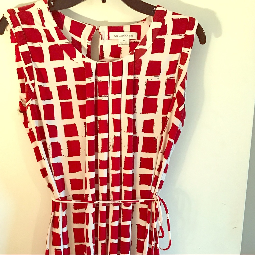 Beautiful patterned Liz Claiborne pleated dress