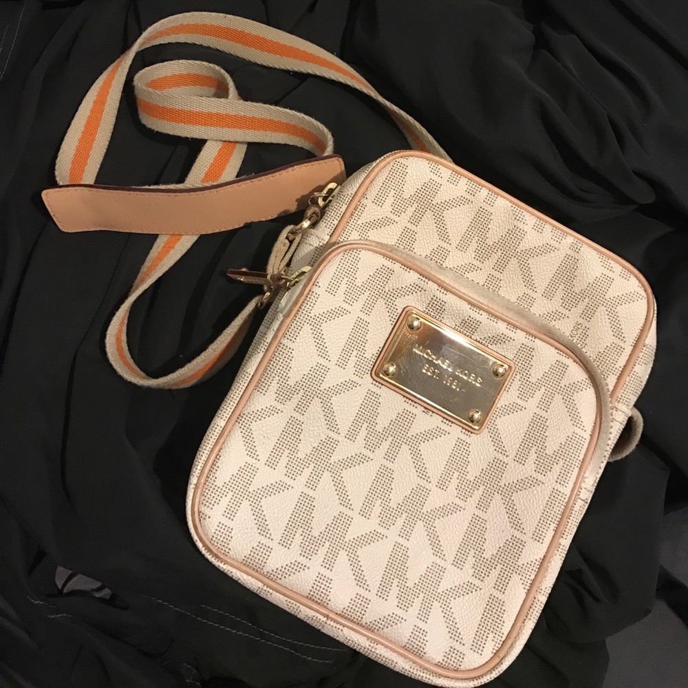 Vanilla Michael Kors cross body bag