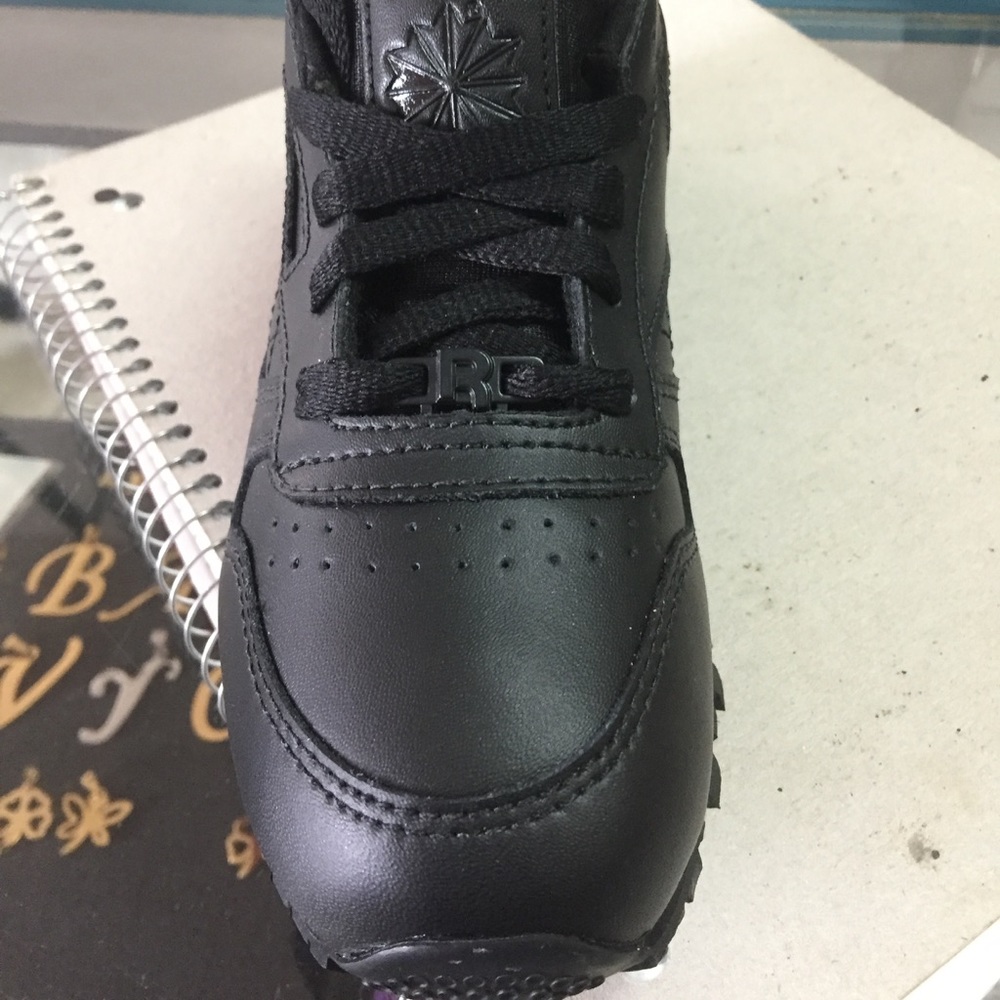 Kid's sports shoes