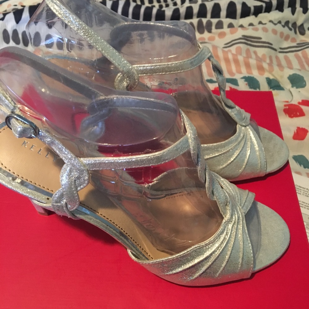 Kelly & Katie- Sparkly Dress Shoe. Size 7 1/2.