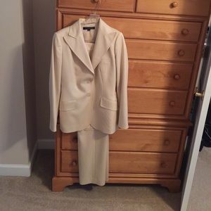 Women's suit