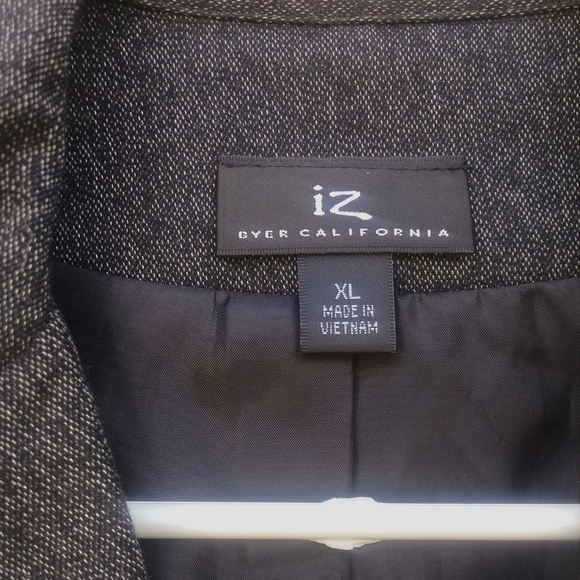 Iz Byer Juniors' Gray Fitted Blazer - Picture 4 of 6