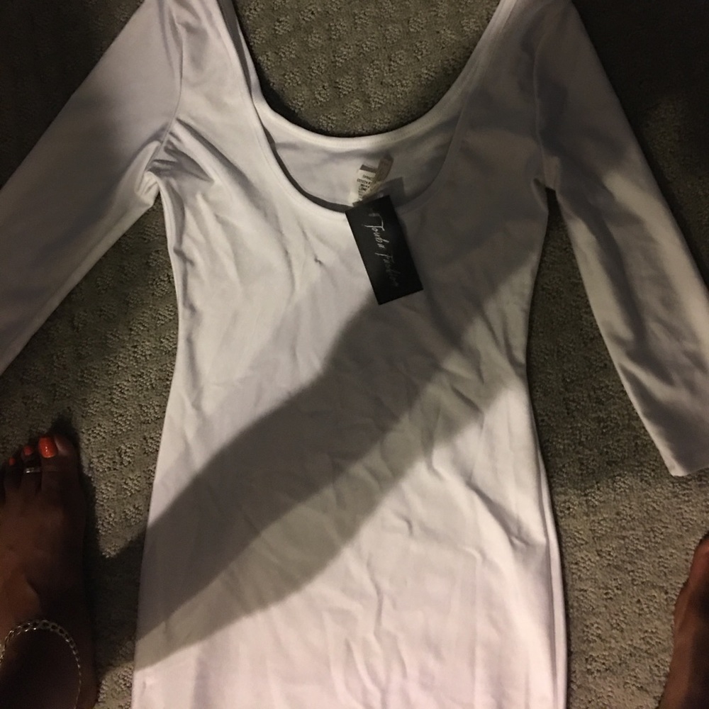 White Fitting Slim Long Dress - Picture 3 of 3