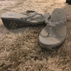 Women's volatile sandals size 8