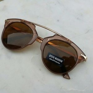 Steve Madden Sunglasses Style SM875101 Nude