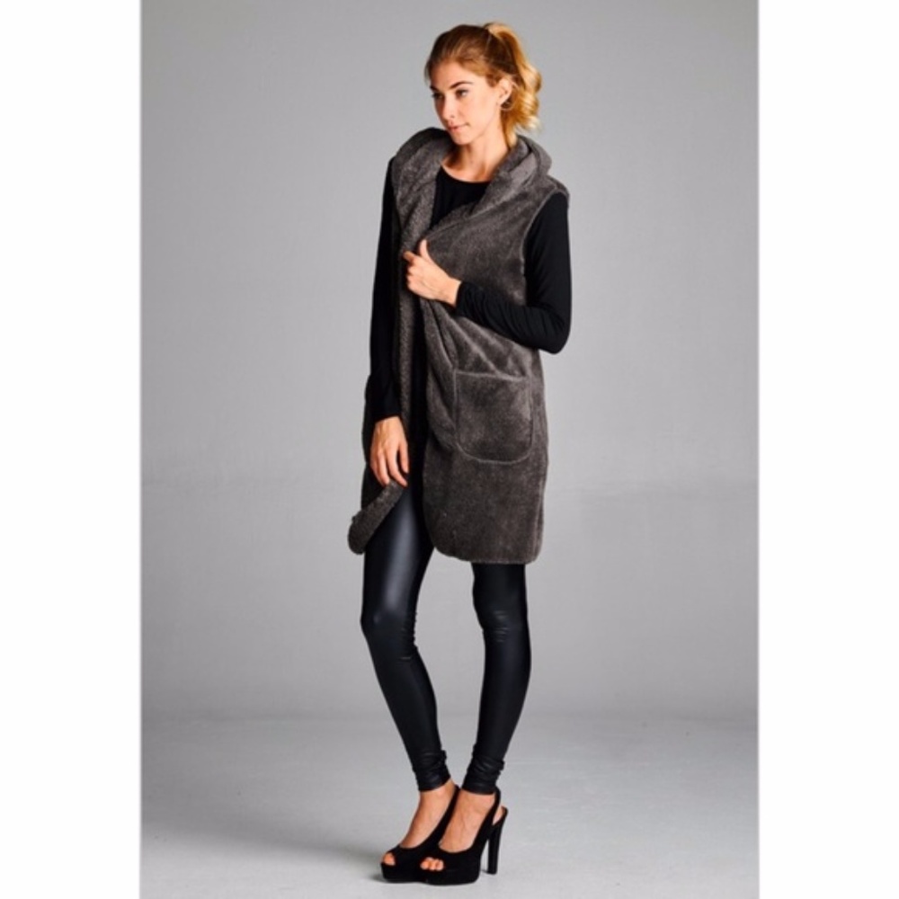 Sleeveless Vest With Hood One Small Left - Picture 2 of 2