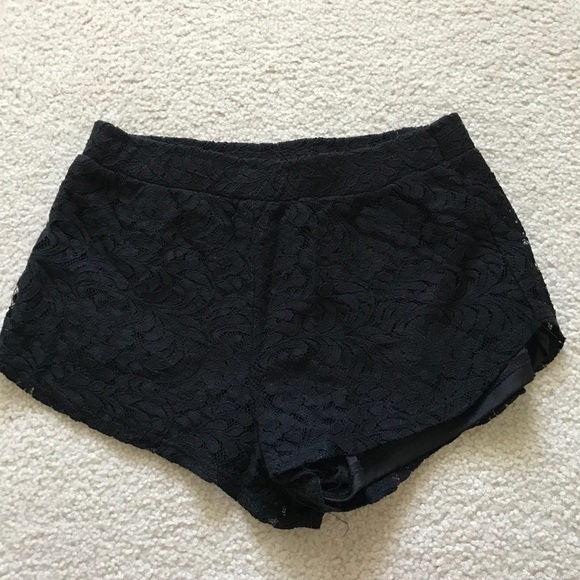 Lace black Papaya dress shorts - Picture 1 of 2