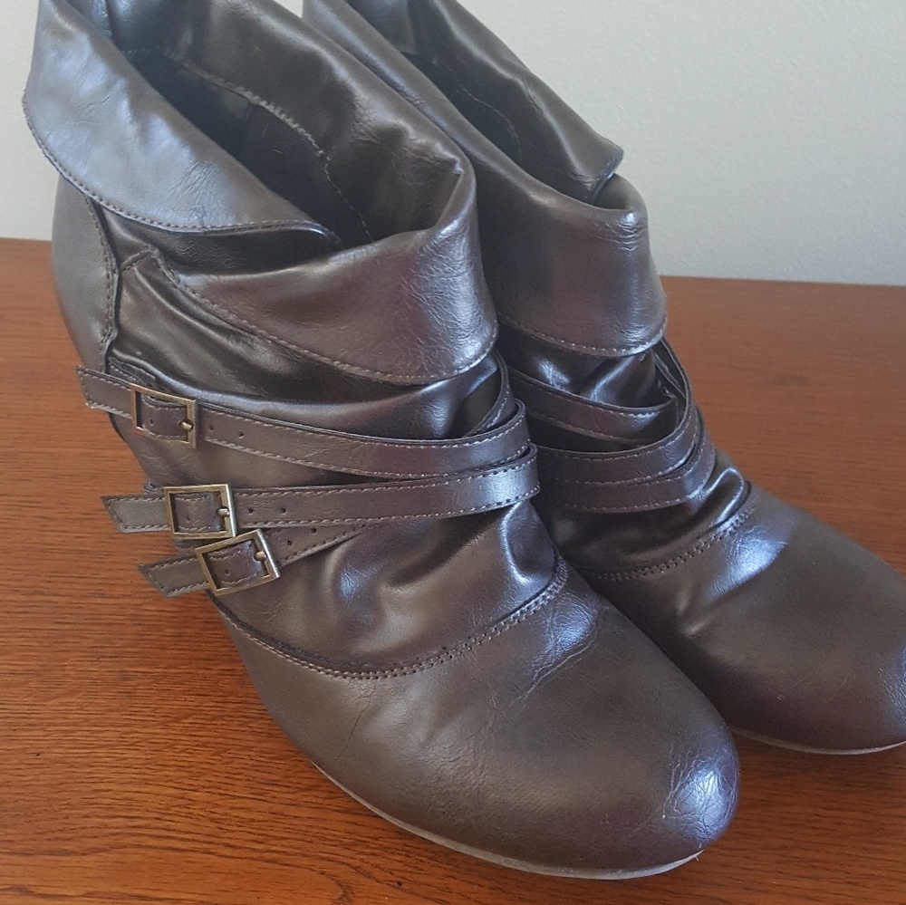 Decree Short Boots with heel