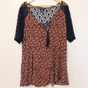 Torrid Floral and Lace Top - Size 2X