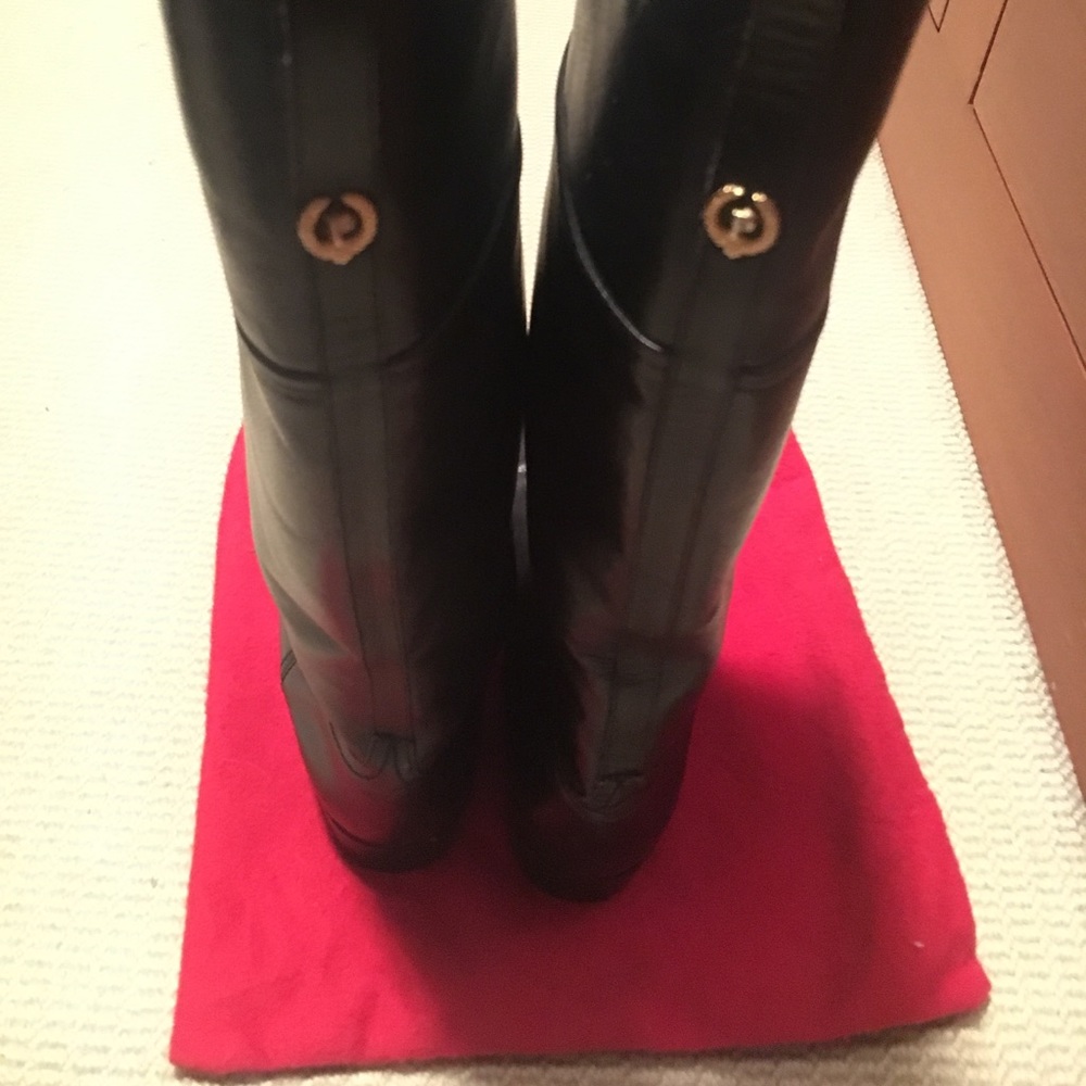Boots - Picture 2 of 4