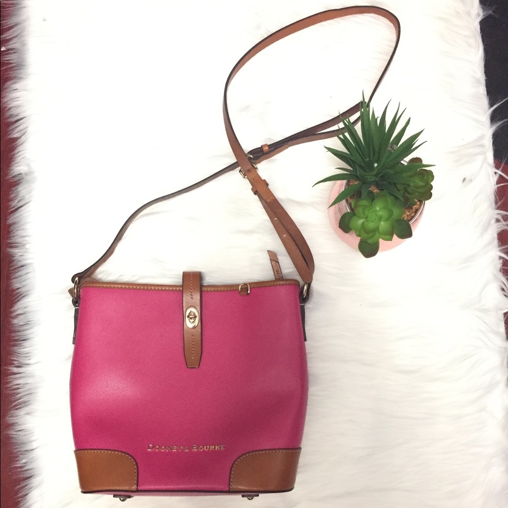 Dooney & Bourke crossbody bucket bag
