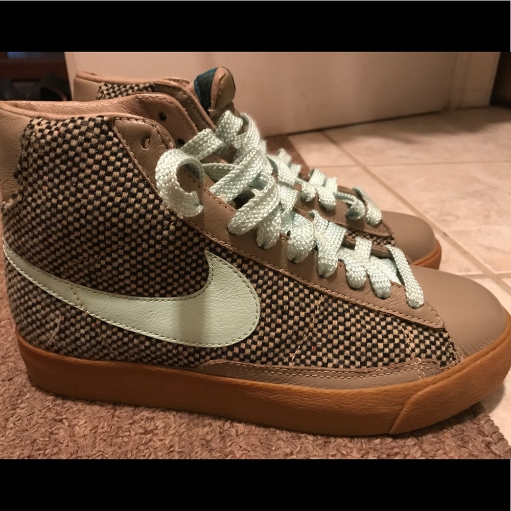 Women's Nike Blazer 73 premium, size 7