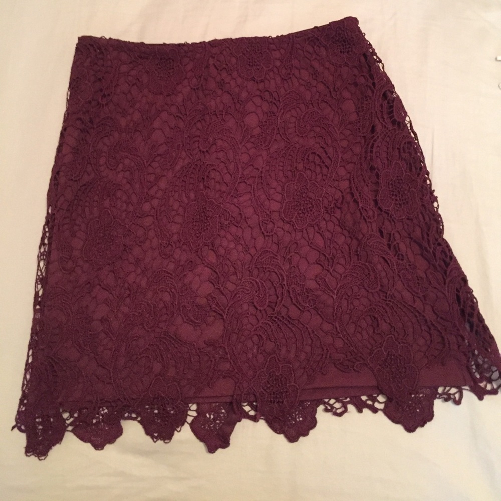 Lace skirt