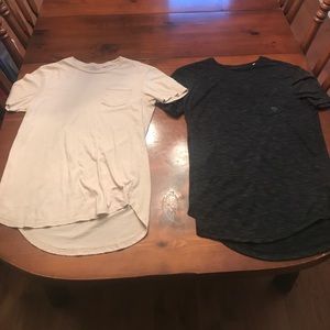 Two enlongated tee-shirts