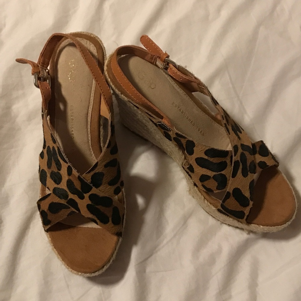 💥FLASH SALE💥Brand new GAP pony hair wedges