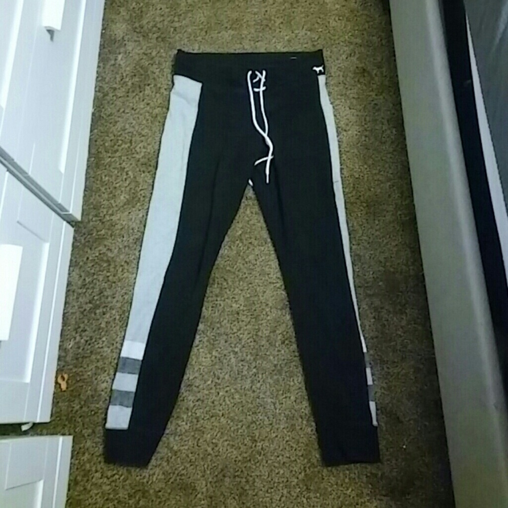 High Waisted Capus Leggings w/ Side Pockets