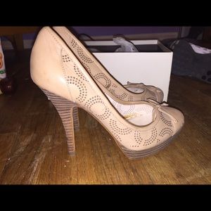 Coach High Heels in nude size 5.5