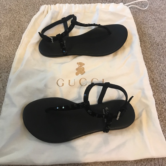 GIRLS GUCCI SANDALS WITH STUDS SIZE 30