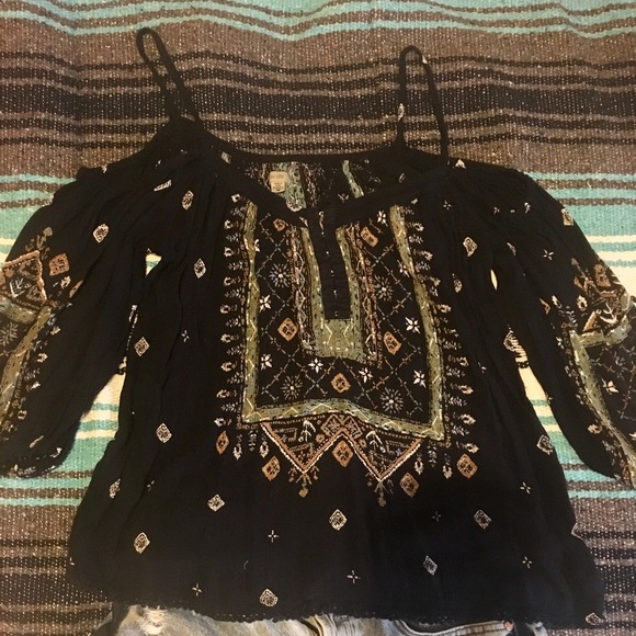 Urban Outfitters Ecote Off the shoulder Blouse - Picture 1 of 4