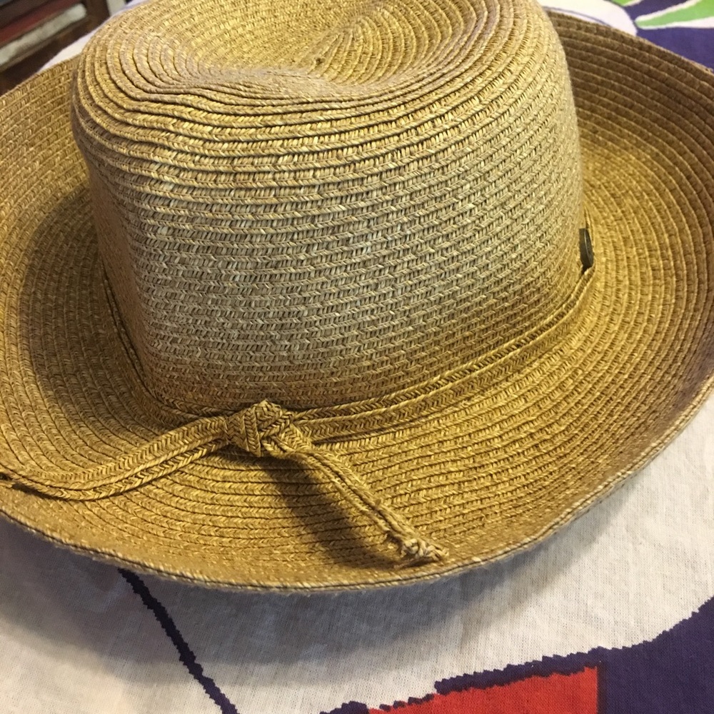 Cute straw hat - Picture 2 of 4