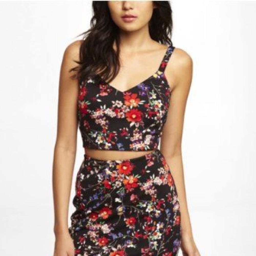 NWT Express floral crop top