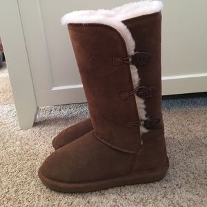 NWOT Tan Button Up Bearpaws