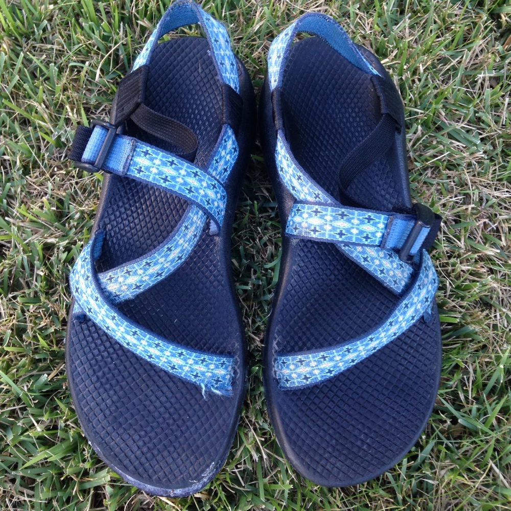 BROKEN CHACOS Size 9 Women's Blue