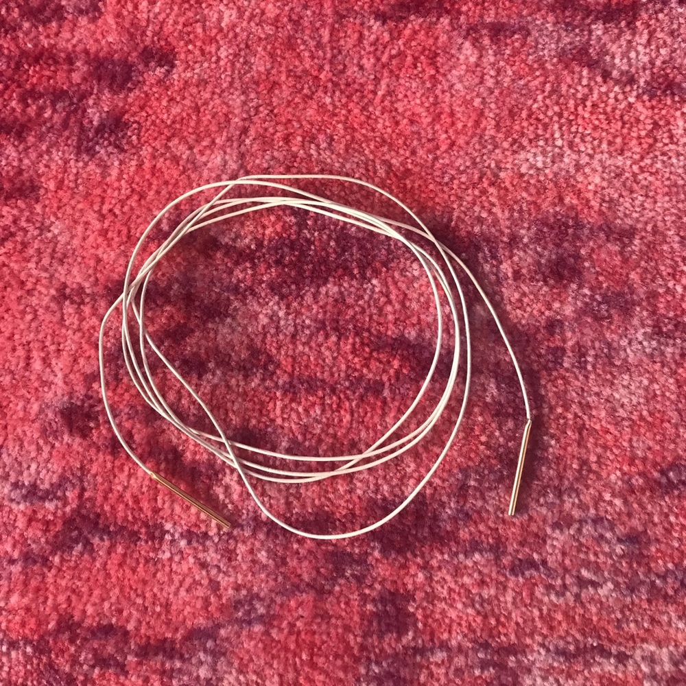 Adornmonde white leather choker