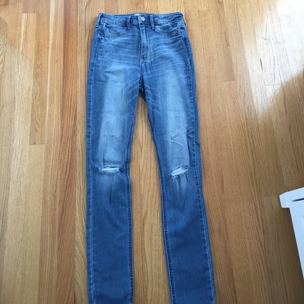 Hollister jeans size 3
