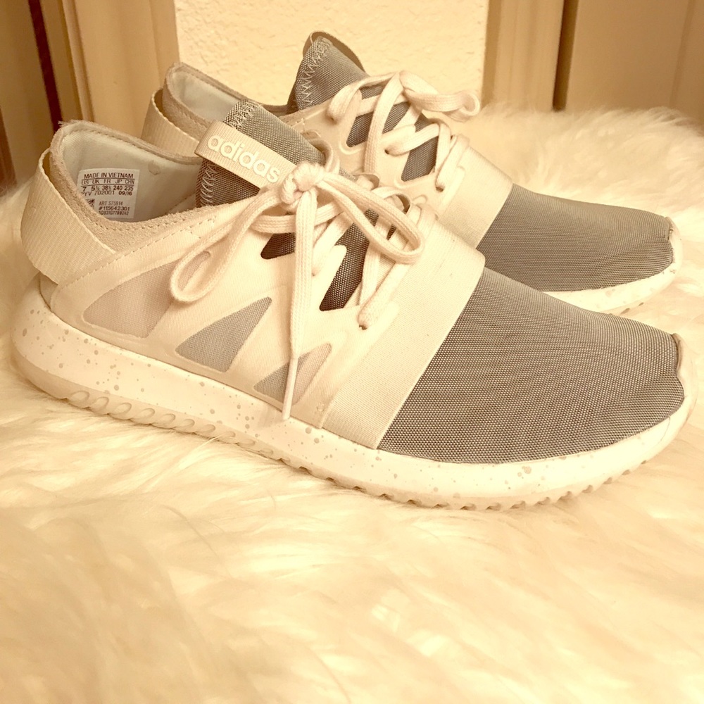 Adidas Tennis Shoes