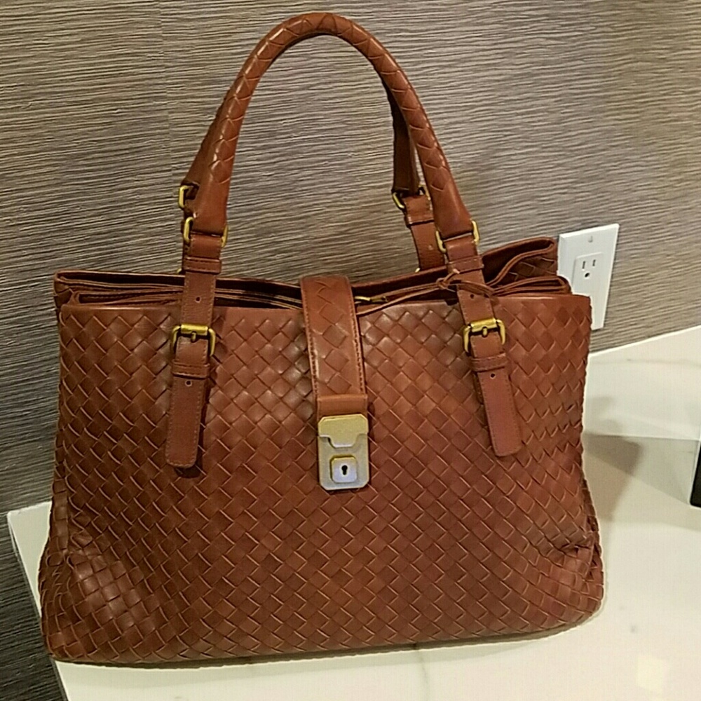 Bottega Veneta Roma Medil Intrecciato Leather Tote