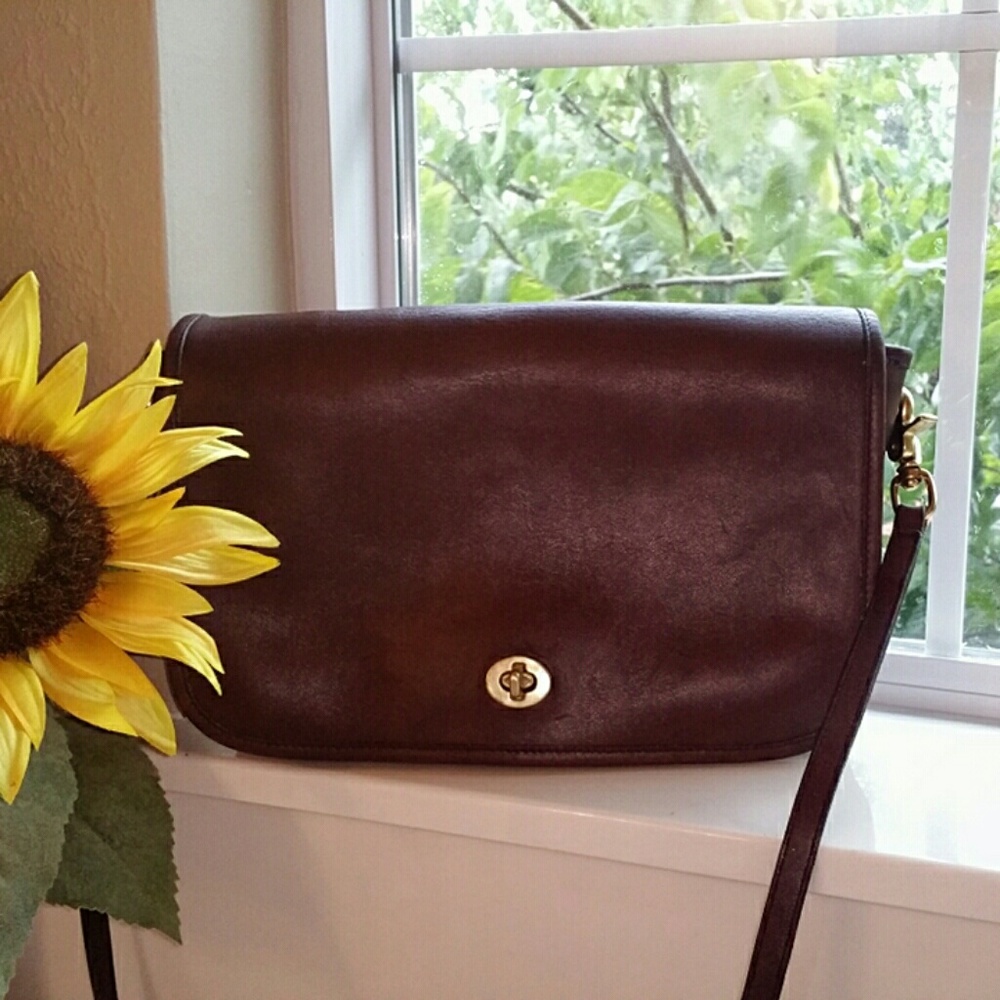 Coach vintage leather crossbody bag