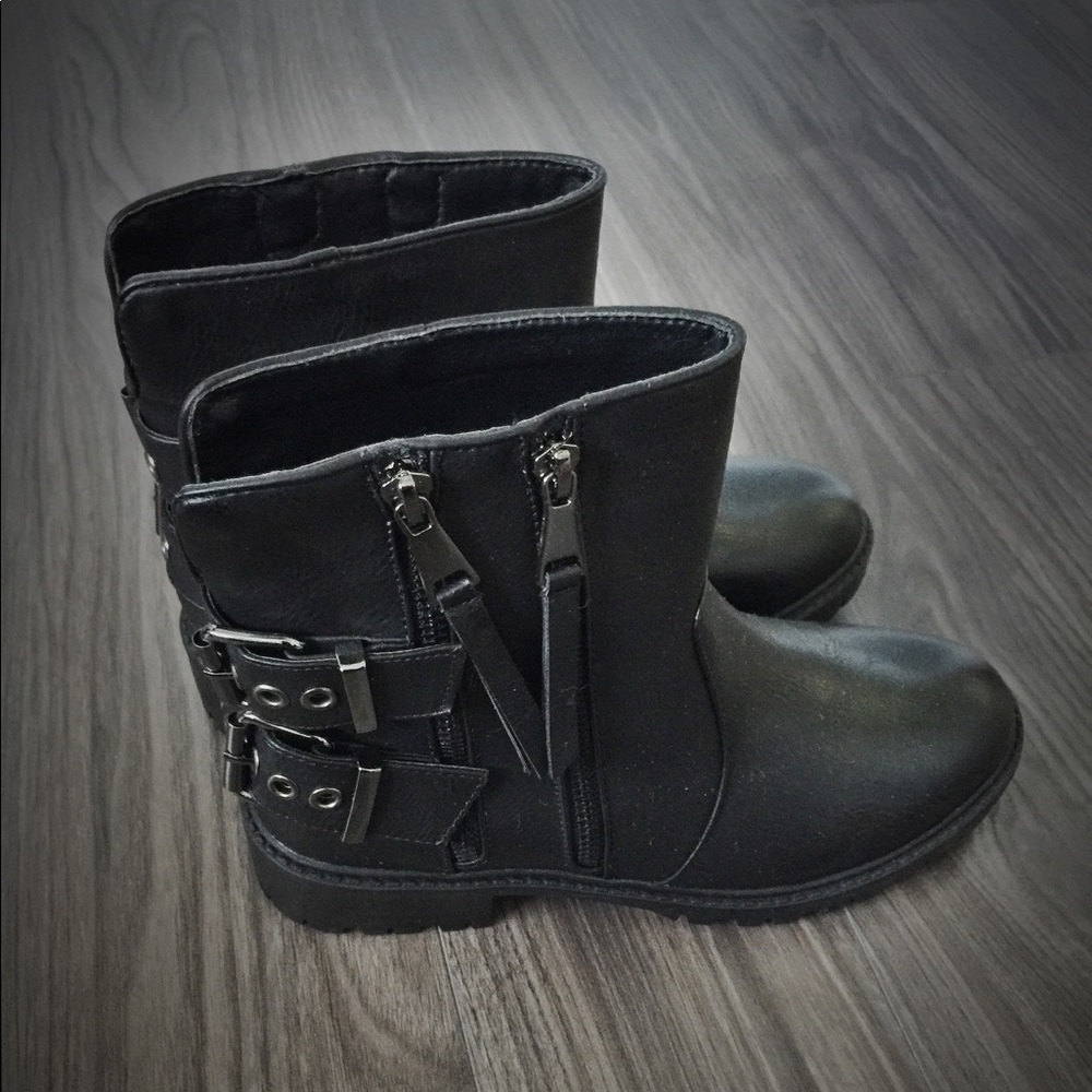 WOMEN'S MOTO BOOTIES
