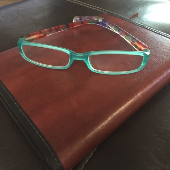 Accessories - Trendy Readers! +1.50 Strength